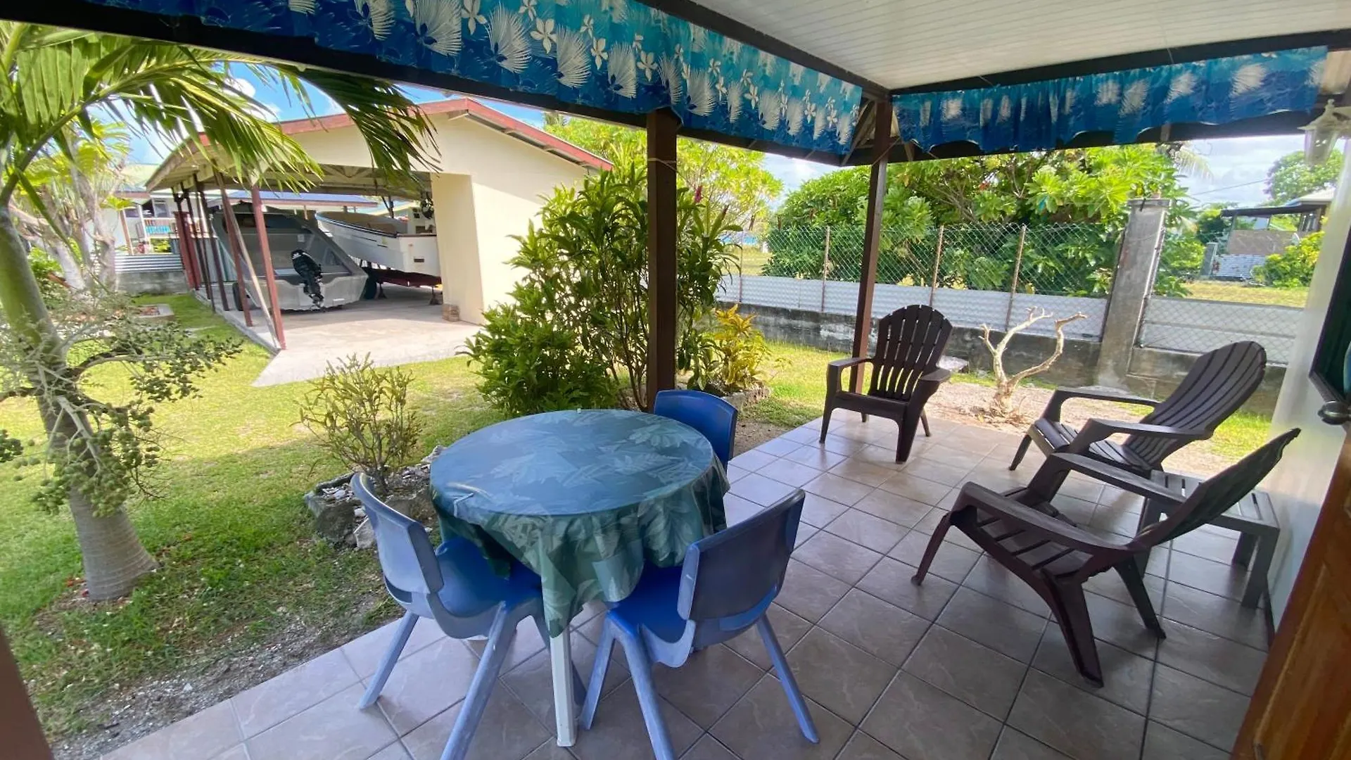 Chez Taia Et Vero Tiputa French Polynesia