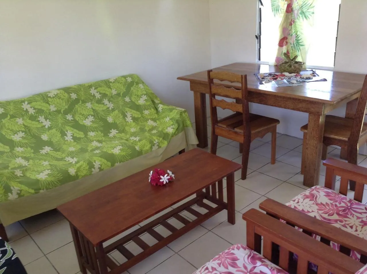 Chez Taia Et Vero Tiputa Bed & Breakfast